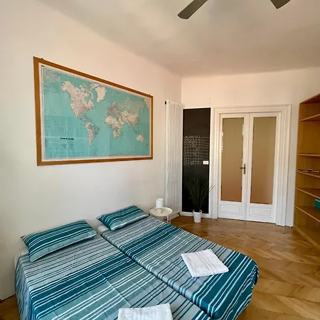 Appartement Piazza Della Valle Locazione Turistica Trieste